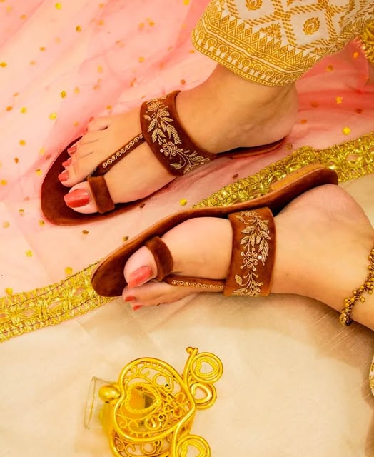 VELVET KOLAPURI