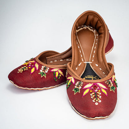 "Behnaz Pakistan's Shaista khussa – padded insole and real leather sole for comfort