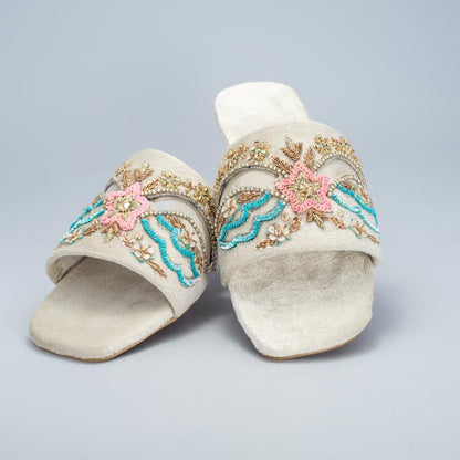 Roohi Ladies Zari Slider