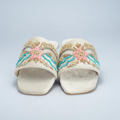 Roohi Ladies Zari Slider