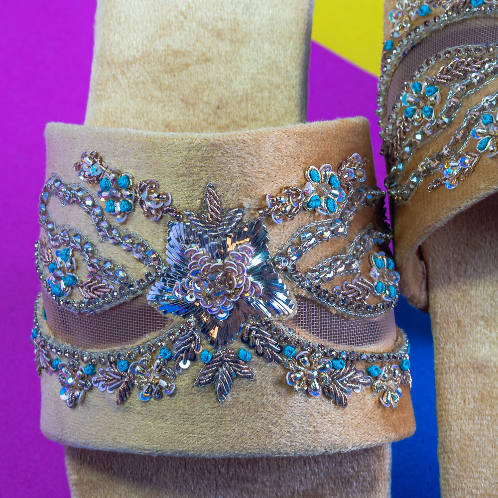 Roohi Ladies Zari Slider