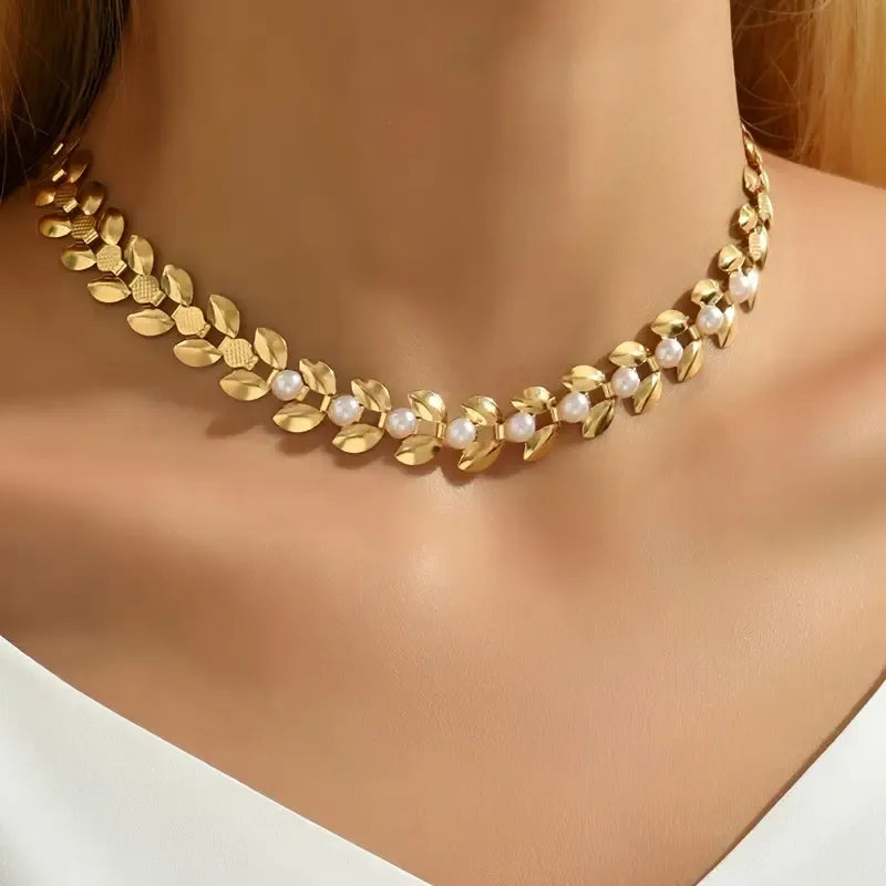 Elegant Golden-Tone Wheat Ear Choker Necklace with Faux Pearls.